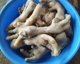 Foto langkah ke 1 dari resep Sop Ayam Kuah Kuning.