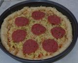 Foto langkah ke 4 dari resep Pizza Mozarella Peperoni aka Pizza Hut.