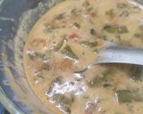A picture of step 3 of Suji Thattu idli.