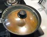 A picture of step 5 of Hot and Sour Soup.