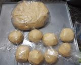 Foto langkah ke 5 dari resep Donat Pisang Frozen Empuk & Lembut.