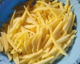 A picture of step 1 of Banana and potatoes chips.