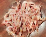 Foto del paso 2 de la receta: Cazuela de bonito del estrecho con gambas a la imperial