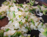 Foto del paso 2 de la receta: Tortilla de acelga casera y fácil de hacer