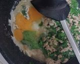 รูปขั้นตอนการทำที่ 6 ของ สปาเก็ตตี้ผัดหมูสับตำลึง