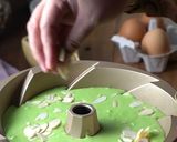 Foto langkah ke 6 dari resep Pandan Butter Cake.