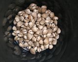 Foto langkah ke 1 dari resep Kerang Dara Goreng Pedas.