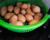 A picture of step 2 of गोभी बड़ी झूनगा की सब्जी.