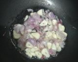 Foto langkah ke 3 dari resep Tumis wortel kecambah.