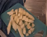 Foto del passaggio 1 della ricetta Fusilli risottati con taleggio e pere