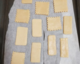Foto del paso 5 de la receta: Galletitas set de maquillaje 💅👄