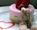 A picture of step 8 of Sig's Strawberry and Pistachio Cheesecakes.