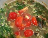 รูปขั้นตอนการทำที่ 3 ของ แกงผักหวานวุ้นเส้นใส่ไข่มดแดงปลาย่าง