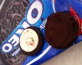 A picture of step 2 of Chocolatey Oreos.