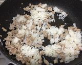 รูปขั้นตอนการทำที่ 3 ของ ข้าวผัดหมูสับซอสโชยุ