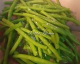 Foto langkah ke 4 dari resep Baby Buncis Cah Udang Bawang Putih.