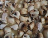 Une image de l'étape 4 de Poulet champignon façon blanquette.