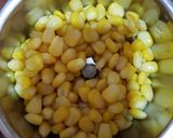 A picture of step 1 of Corn kabab.
