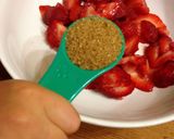 A picture of step 4 of Kid's Strawberry Cream Cheese.