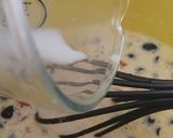 Foto del paso 5 de la receta: 🍰 Bizcocho salado de queso 🧀 azul, Edan, aceitunas 🫒y pimientos