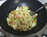 A picture of step 3 of Fried Bee Hoon.