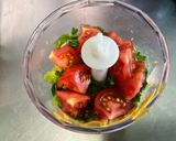 Une image de l'étape 5 de Sauce salade fruitée à la tomate, persil, miel et vinaigre balsamique.