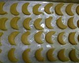 Foto langkah ke 8 dari resep Kue Putri Salju kacang tanah.