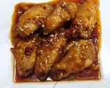 รูปขั้นตอนการทำที่ 5 ของ ปีกไก่บนทอดราดซอสสามรส