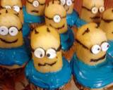 Despicable Me: Minion Cupcakes recipe step 12 photo