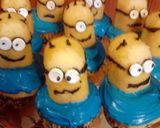 A picture of step 12 of Despicable Me: Minion Cupcakes.