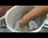 வெண்ணிலா ஸ்பாஞ்ச் கேக் ரெசிபி ஸ்டேப் 4 புகைப்படம்
