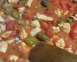 Foto del paso 4 de la receta: Estofado estilo mediterráneo con pollo, aceitunas y alcaparras