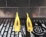 Foto del paso 1 de la receta: Banana con chocolate a la parrilla