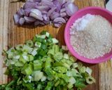 Foto langkah ke 1 dari resep Pastel Renyah Tahan Kres Isi Ragout Ayam.