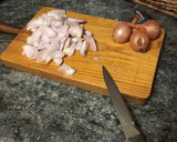 Foto del paso 1 de la receta: Trucha al horno con chalotas y jamón