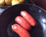 Foto del paso 1 de la receta: Papas doradas con chorizo parrillero con carne angus