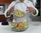 Foto del paso 4 de la receta: Ensalada con aderezo de durazno