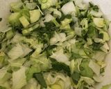 Kapros-sajtos csirkesaláta recept fázis 2 fotója