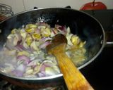 A picture of step 4 of Chicken dakbunglow.