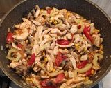 Tócsniba bújtatott csirkés ragu recept fázis 3 fotója