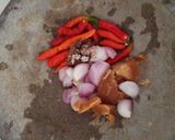 Foto langkah ke 1 dari resep Sambal Terasi (Mentahan) a la Ayam Bakar Wong Solo.