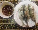 Foto langkah ke 3 dari resep Ikan Gembung Panggang dan kecap manis.
