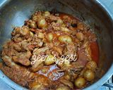 A picture of step 2 of Chicken with Baby Potatoes or Aloo Chicken.