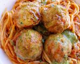 Foto del paso 9 de la receta Espaguetis con albóndigas gratinadas con tomate y pesto