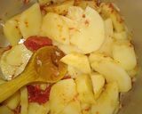 صورة لخطوة 1 من وصفة شكشوكة البطاطا والفلفل ⁦🌶️⁩🥔🍅 حارة