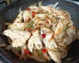 Foto del paso 1 de la receta: Solomillos de pollo con verduras y queso