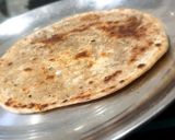 A picture of step 3 of Papad Parantha.