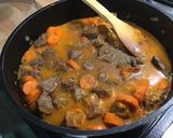 Une image de l'étape 10 de Sauté de sanglier aux carottes, céleri branche et tomate.