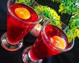 A picture of step 5 of Lemonade roohafza drink.