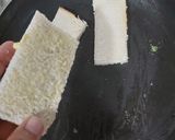 A picture of step 3 of Chicken chilli cheese bread.